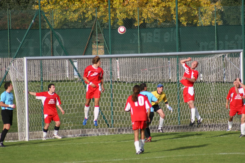 gal/08. Spieltag- SV Reischach-Rasen/2006-10-24 - SVR gg. Rasen-Antholz 155.jpg